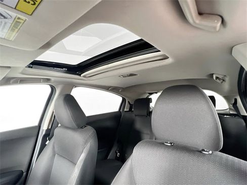 Used 2017 Honda HR-V EX image 18