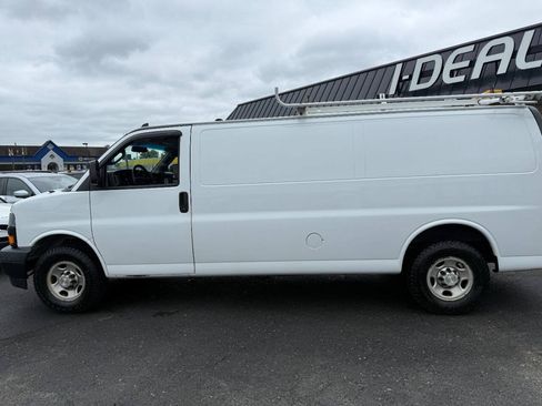 Used 2020 Chevrolet Express 3500 Extended w/ Driver Convenience Package RWD image 8