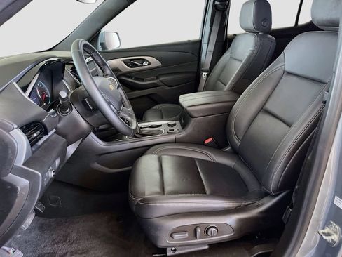 Used 2023 Chevrolet Traverse LT FWD image 21