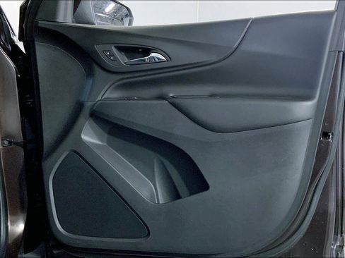 Used 2020 Chevrolet Equinox LT w/ Driver Convenience Package image 26