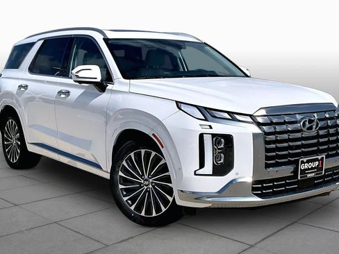 Used 2023 Hyundai Palisade Calligraphy FWD image 3