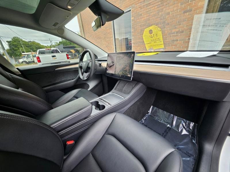 Used 2025 Tesla Model Y Long Range AWD/4WD image 58