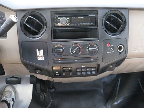 Used 2008 Ford F350 4x4 Regular Cab DRW Super Duty image 12