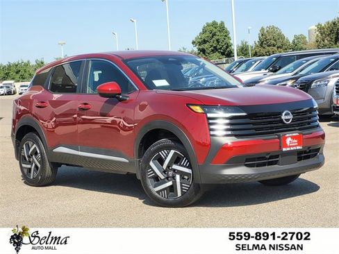 New 2025 Nissan Kicks SV image 1