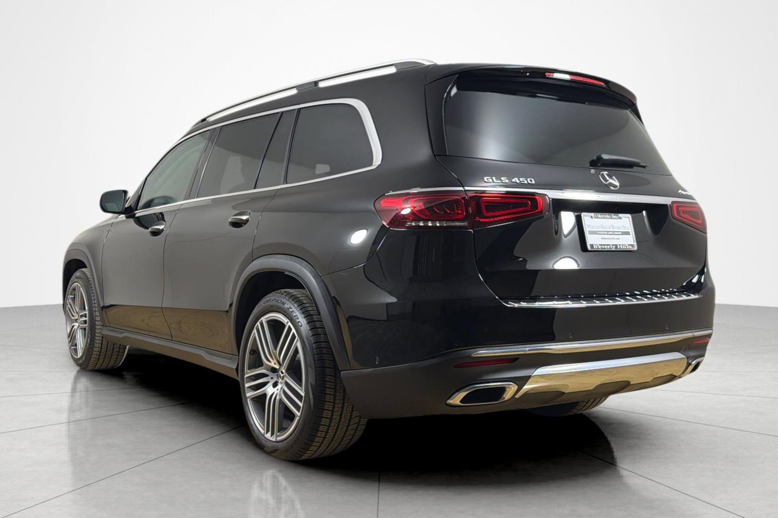 Used 2023 Mercedes-Benz GLS 450 4MATIC image 3
