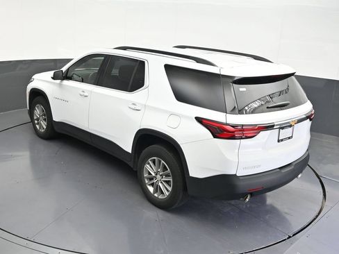 Used 2023 Chevrolet Traverse LT FWD image 17
