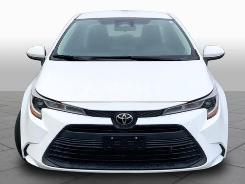 Used 2023 Toyota Corolla LE FWD image 4