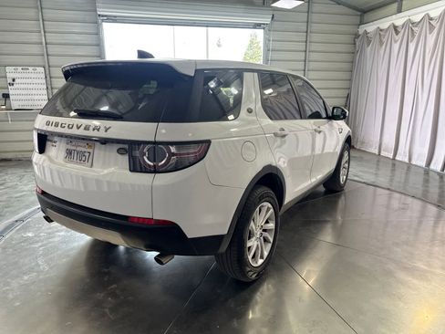 Used 2018 Land Rover Discovery Sport HSE AWD/4WD image 5