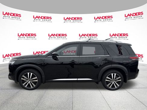 Used 2024 Nissan Pathfinder Platinum image 6
