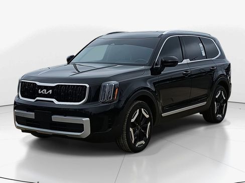 Used 2024 Kia Telluride EX w/ EX Captain's Chair Package FWD image 3