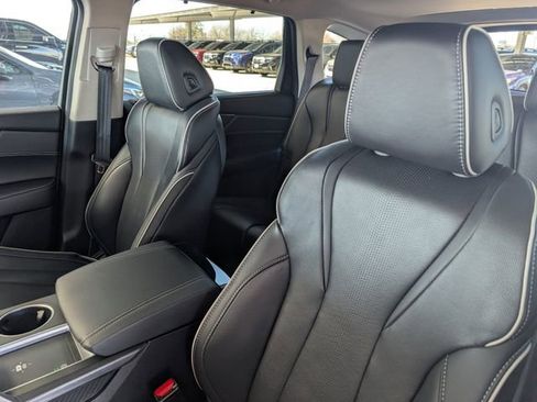 Used 2023 Acura MDX SH-AWD w/ Advance Package image 10