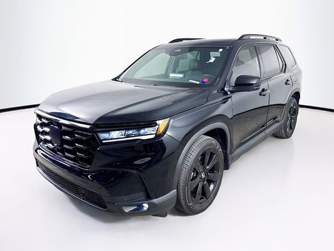 Used 2025 Honda Pilot Black Edition image 4