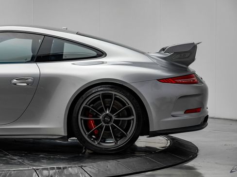 Used 2015 Porsche 911 GT3 RWD image 9