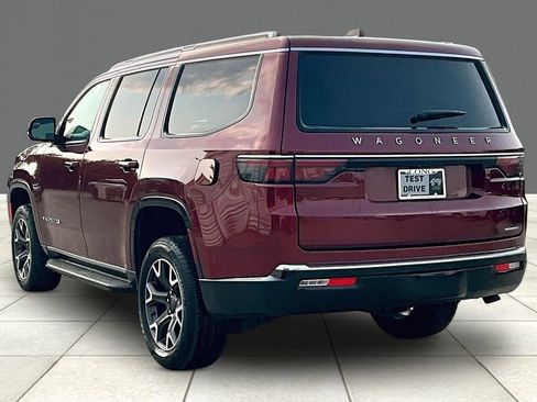 Used 2024 Jeep Wagoneer Series III AWD/4WD image 11
