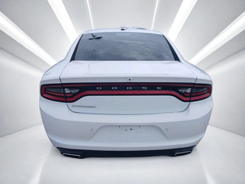 Used 2019 Dodge Charger SXT RWD image 5