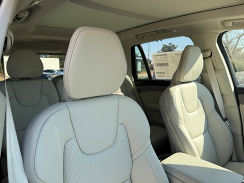 New 2026 Volvo XC90 T8 Ultra w/ Protection Package Premier AWD/4WD image 9