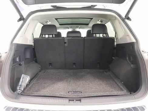 Used 2024 Volkswagen Tiguan SE w/ Panoramic Sunroof Package image 27