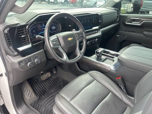 Used 2023 Chevrolet Silverado 1500 LTZ w/ LTZ Convenience Package II AWD/4WD image 7