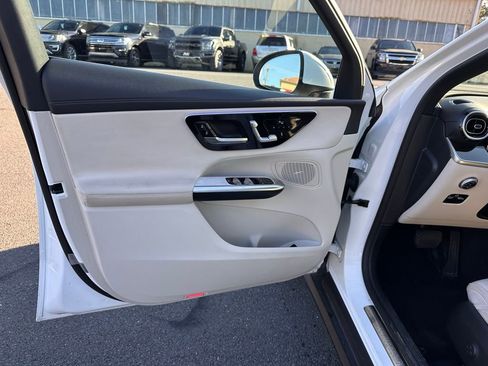 Used 2024 Mercedes-Benz GLC 300 GLC 300 image 14