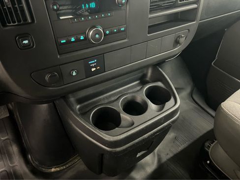 Used 2014 GMC Savana 2500 image 19