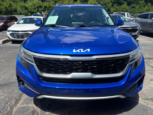 Used 2023 Kia Seltos S w/ Navigation Package AWD/4WD image 2