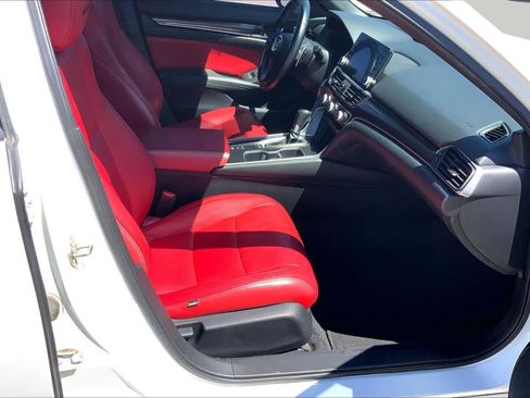 Used 2019 Honda Accord Sport image 9