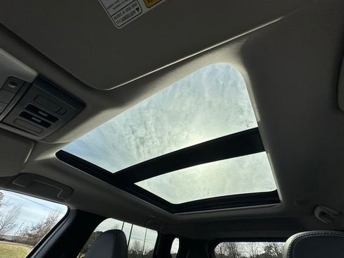 Used 2023 Mitsubishi Outlander SE image 27