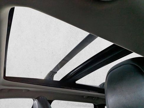 Used 2016 Jeep Cherokee Limited w/ Luxury Group image 17