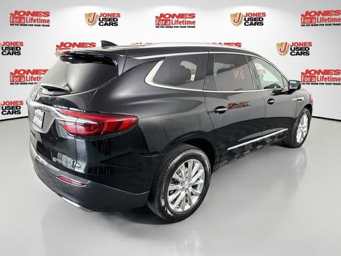 Used 2018 Buick Enclave Premium AWD/4WD image 18