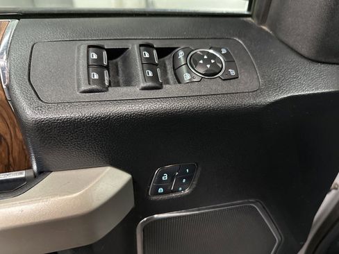 Used 2018 Ford F150 Lariat w/ Max Trailer Tow Package image 20