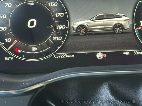 Used 2022 Jaguar F-PACE SVR image 14