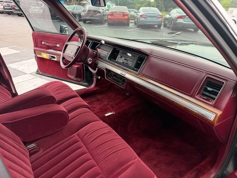 Used 1991 Ford LTD Crown Victoria RWD image 12