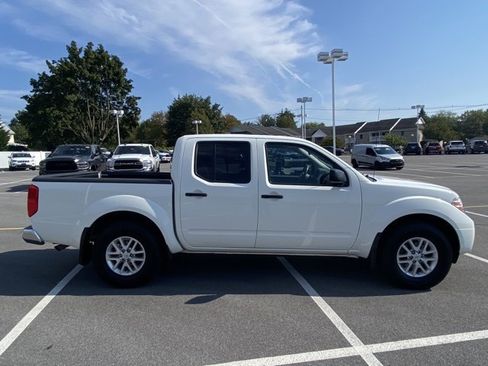 Used 2019 Nissan Frontier SV image 6