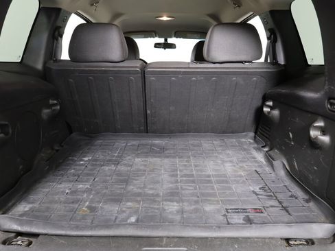 Used 2010 Chevrolet HHR LT image 18