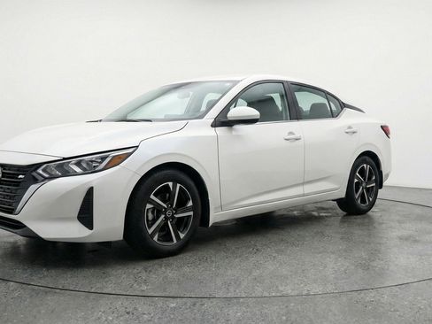 Used 2025 Nissan Sentra SV FWD image 3