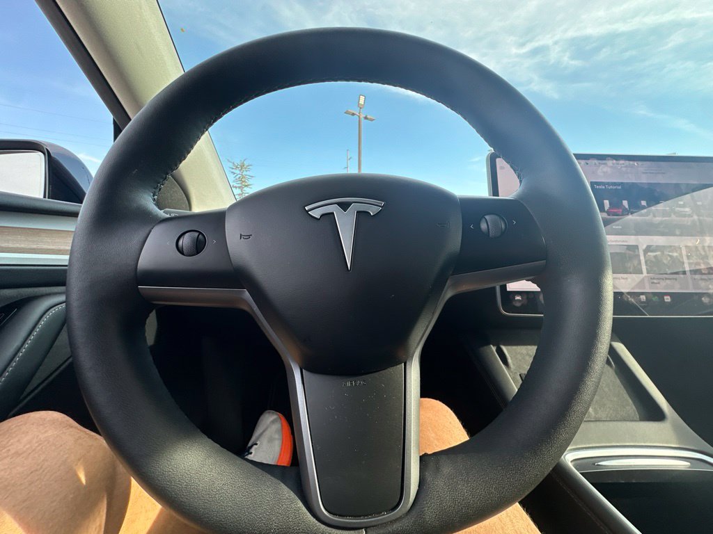 Used 2023 Tesla Model Y Long Range AWD/4WD image 13