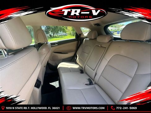 Used 2017 Hyundai Tucson SE Plus AWD/4WD image 11