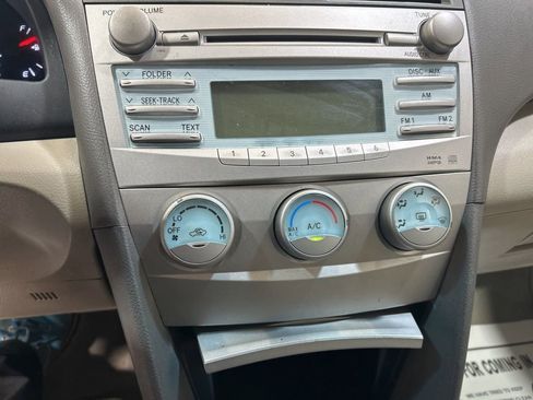 Used 2009 Toyota Camry LE image 27