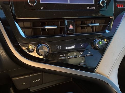 Used 2023 Toyota Camry SE image 16