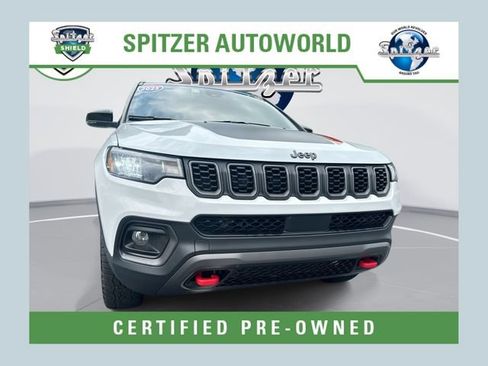 Used 2025 Jeep Compass Trailhawk w/ Trailer Tow Group AWD/4WD image 1