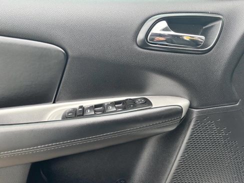 Used 2017 Dodge Journey SE w/ Flexible Seating Group image 21