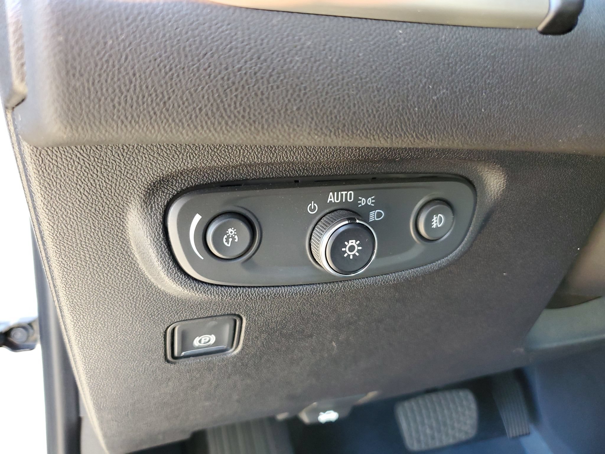 Used 2019 GMC Terrain Denali w/ Advanced Safety Package FWD image 19