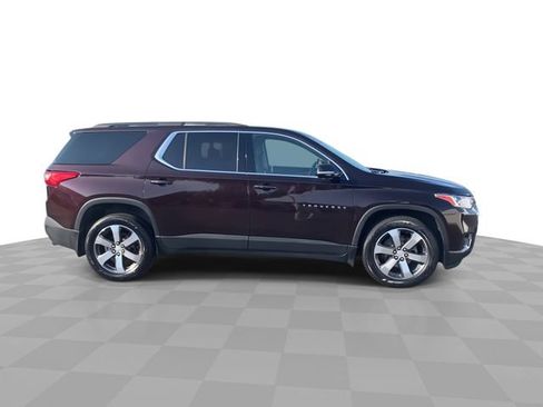 Certified 2020 Chevrolet Traverse LT w/ LT Premium Package AWD/4WD image 9