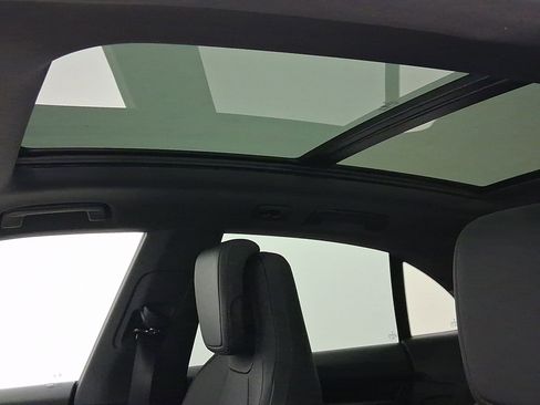 New 2025 Porsche Macan 4S Electric image 14