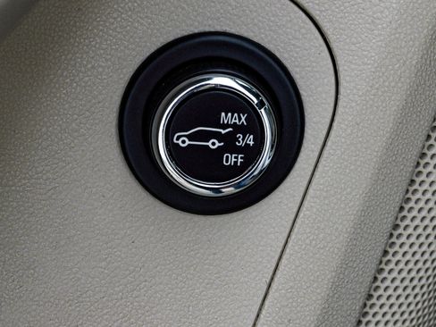 Used 2018 GMC Acadia Denali w/ Technology Package FWD image 21