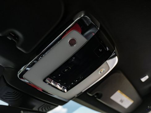 Used 2022 Rolls-Royce Cullinan image 35