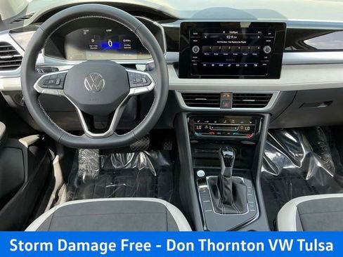 New 2026 Volkswagen Taos SE FWD image 11