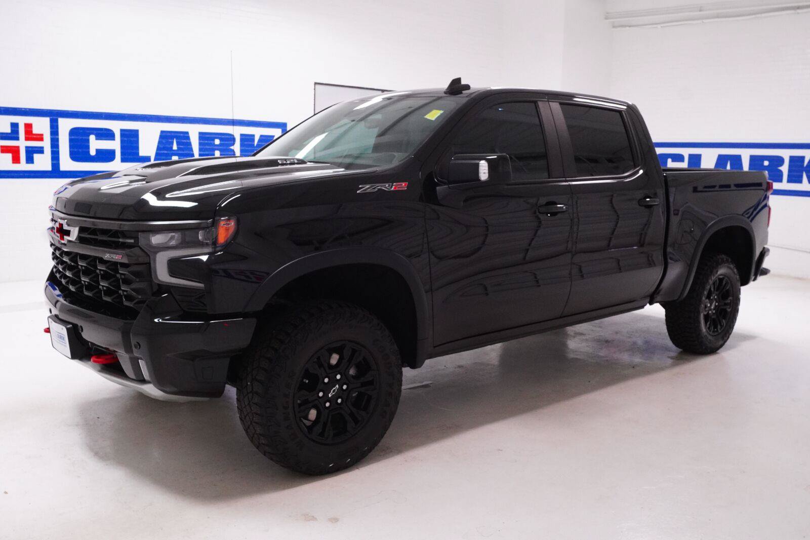 Used 2025 Chevrolet Silverado 1500 ZR2 w/ Technology Package AWD/4WD image 39