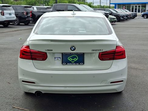 Used 2017 BMW 320i xDrive Sedan AWD/4WD image 23