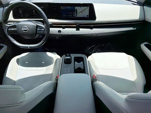 Used 2024 Nissan Ariya FWD image 16